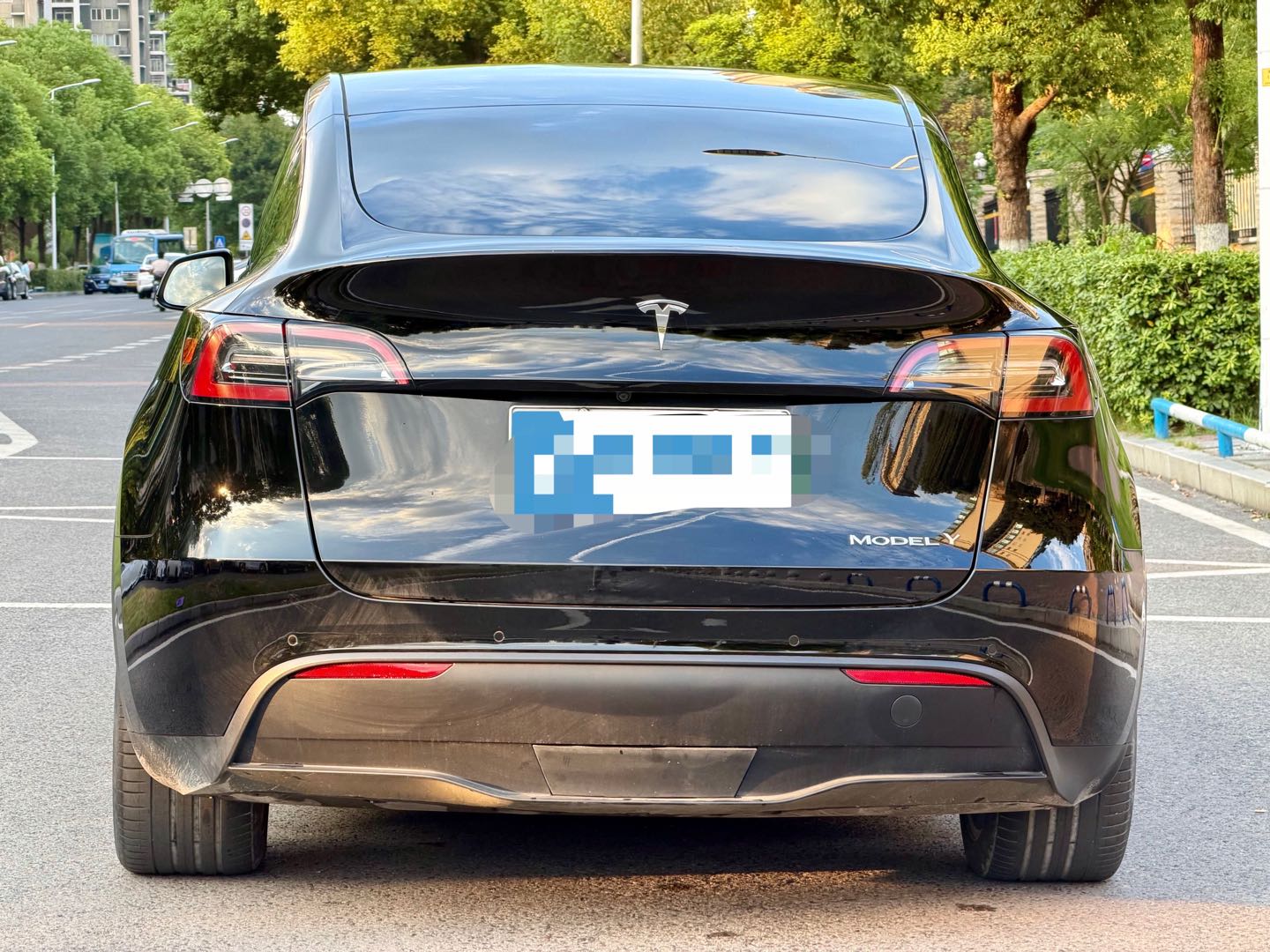 Tesla Model Y 2022 #7 Tesla Model Y 2022 car image #7