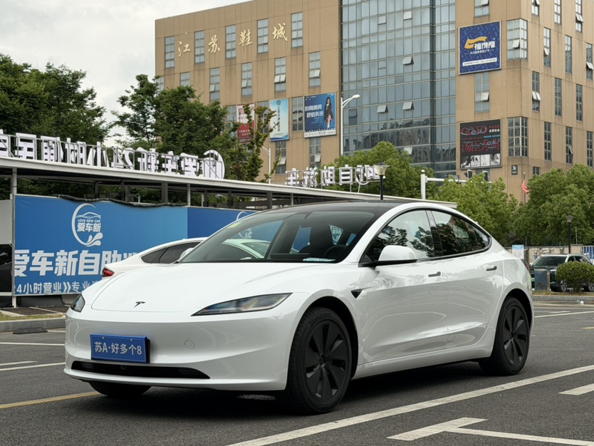 Tesla Model 3 2026 car image 
