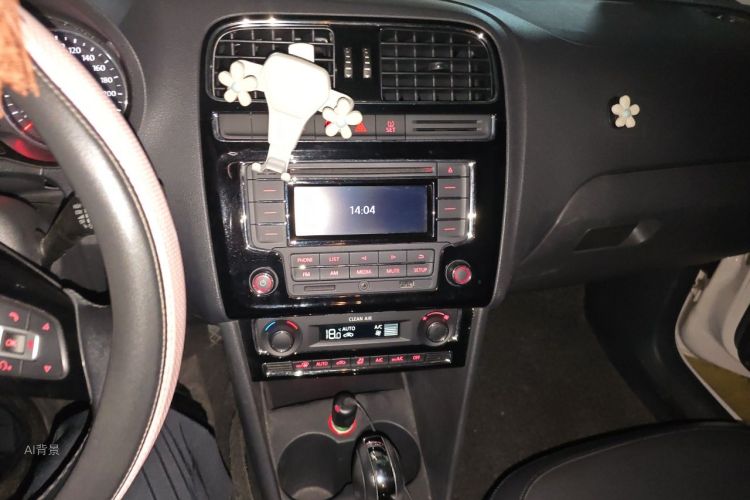 Volkswagen Polo 2016 car image #15
