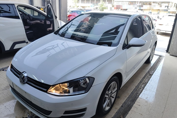 Volkswagen Golf 2016 car image #2