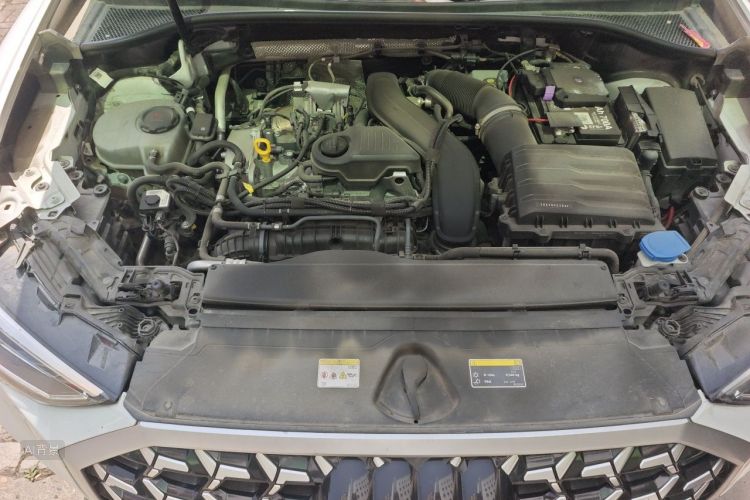 Audi Q3 2024 car image #22