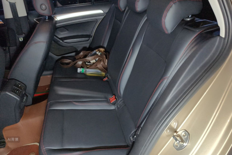 Volkswagen Golf 2020 car image #19