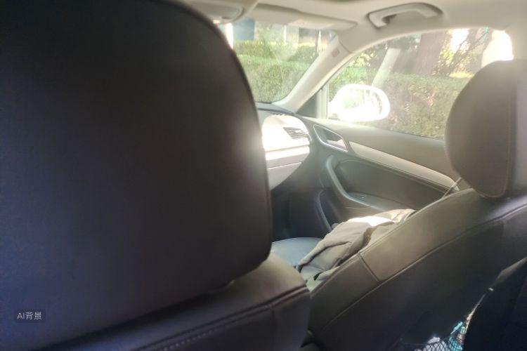 Audi Q3 2017 car image #20