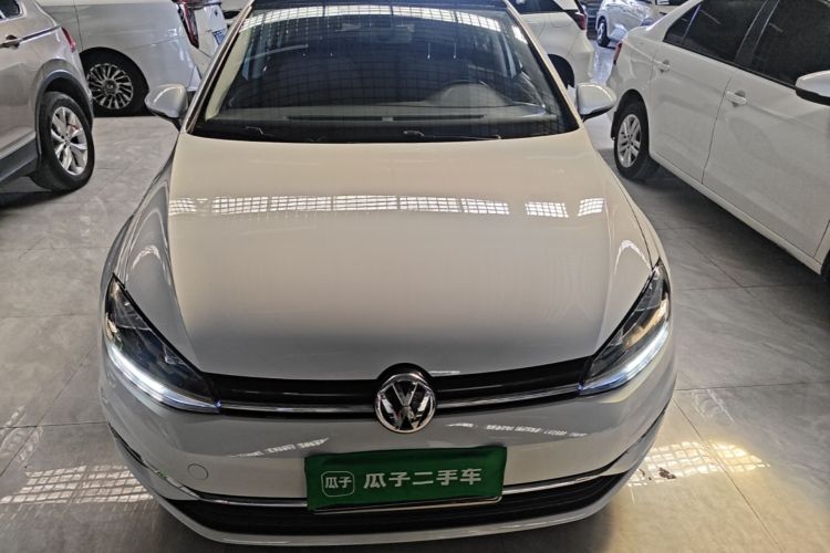 Volkswagen Golf 2020 car image #3