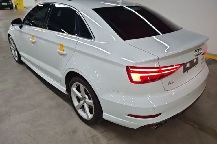 2018 car image #5