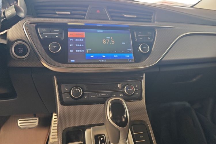 GEELY Emgrand GS 2018 car image #17