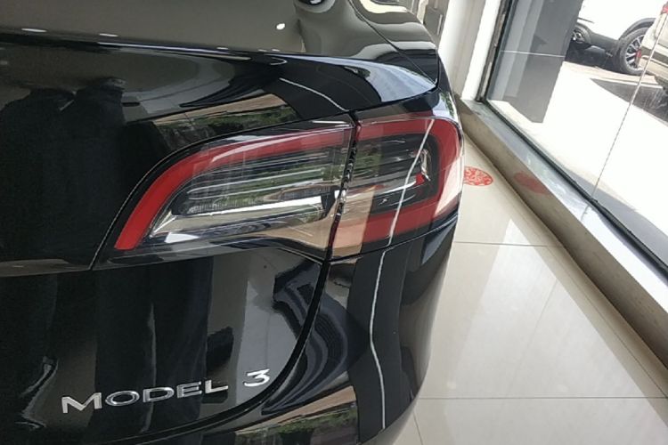 Tesla Model 3 2023 car image #8