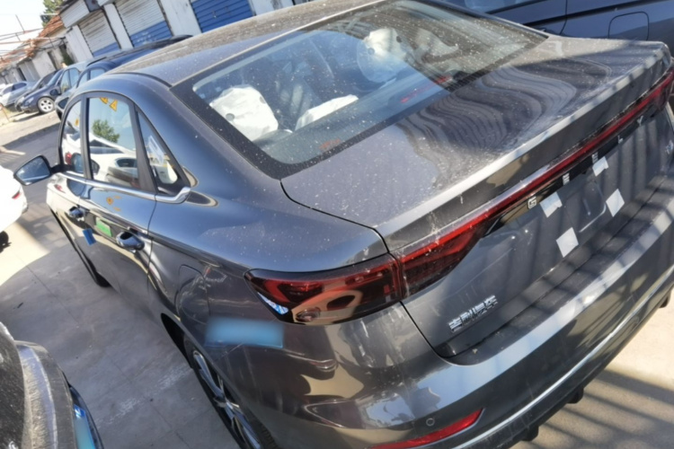 GEELY Emgrand 2026 car image #5