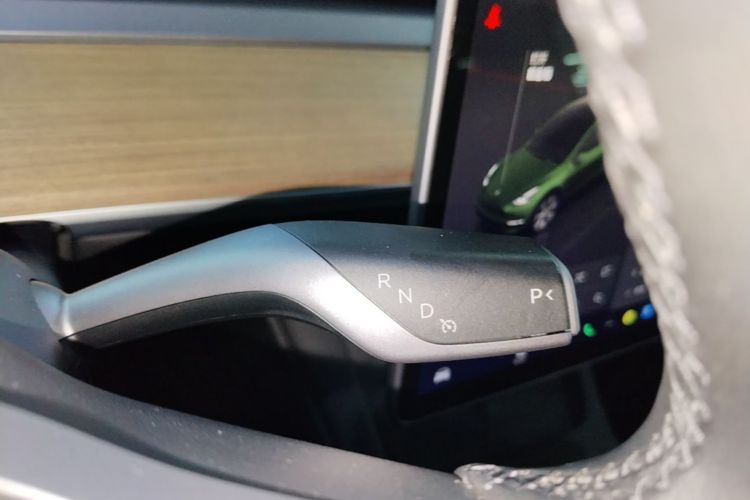 Tesla Model Y 2022 #14 Tesla Model Y 2022 car image #14