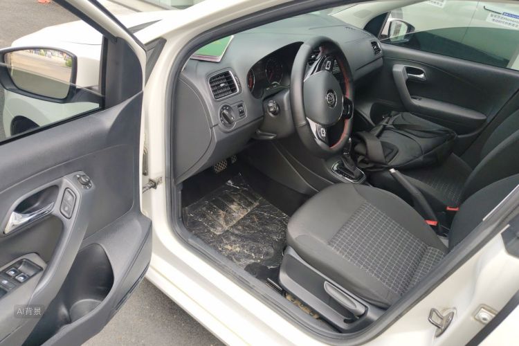 Volkswagen Polo 2019 car image #18