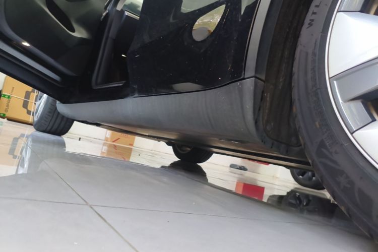 Tesla Model Y 2022 car image #27