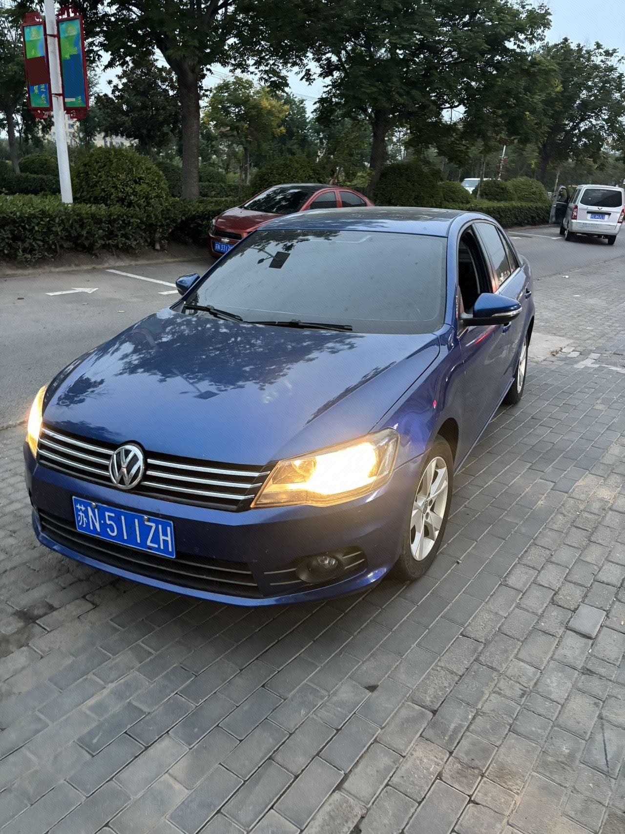 Volkswagen Bora 2014 car image 