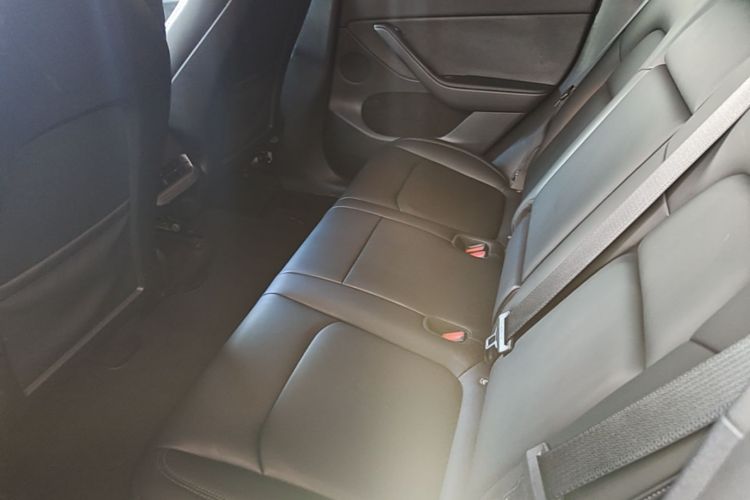 Tesla Model Y 2022 car image #13