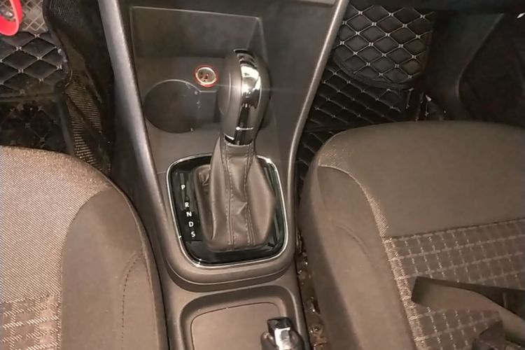 Volkswagen Polo 2017 car image #14