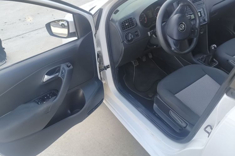 Volkswagen Polo 2016 #16 Volkswagen Polo 2016 car image #16