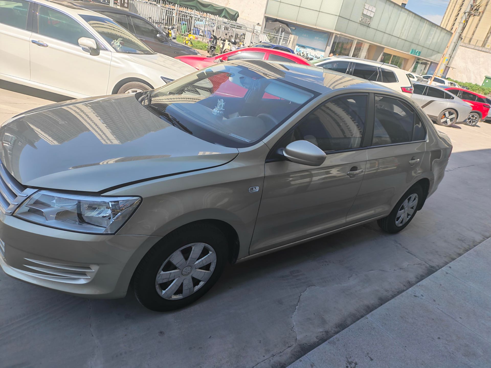 Volkswagen Santana 2014 car image #2