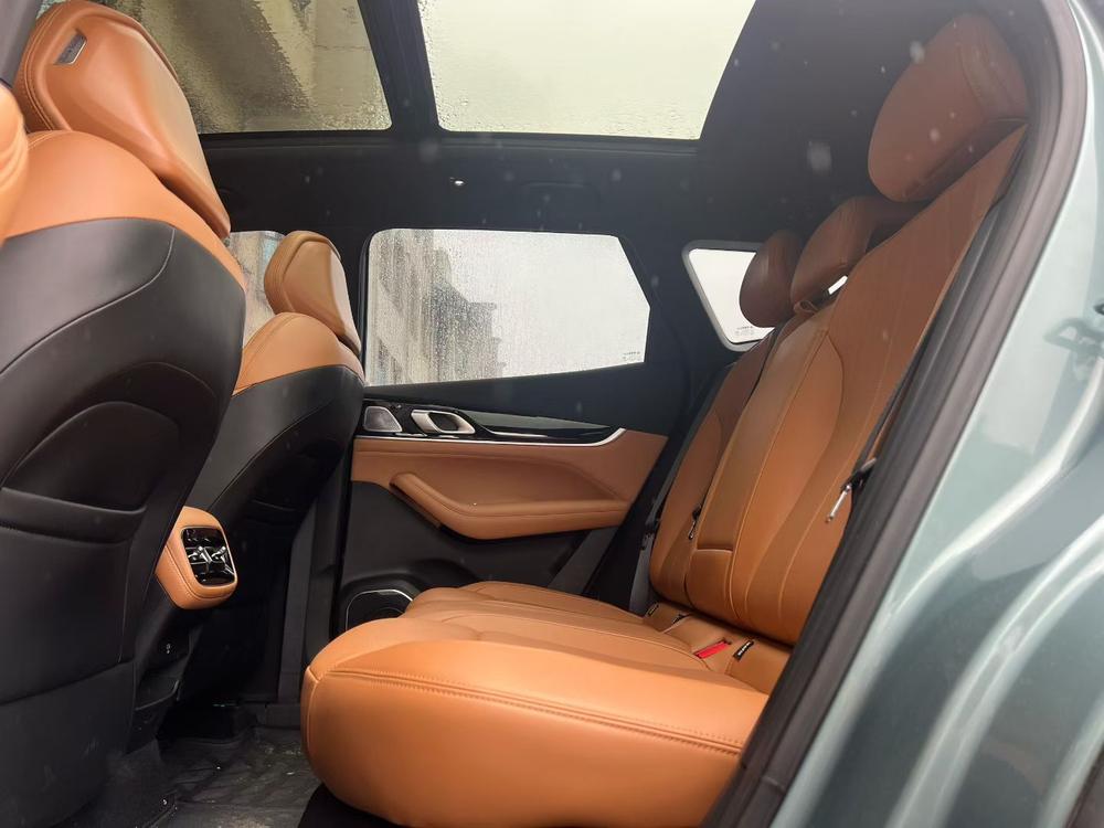 GEELY Boyue L 2025 car image #9