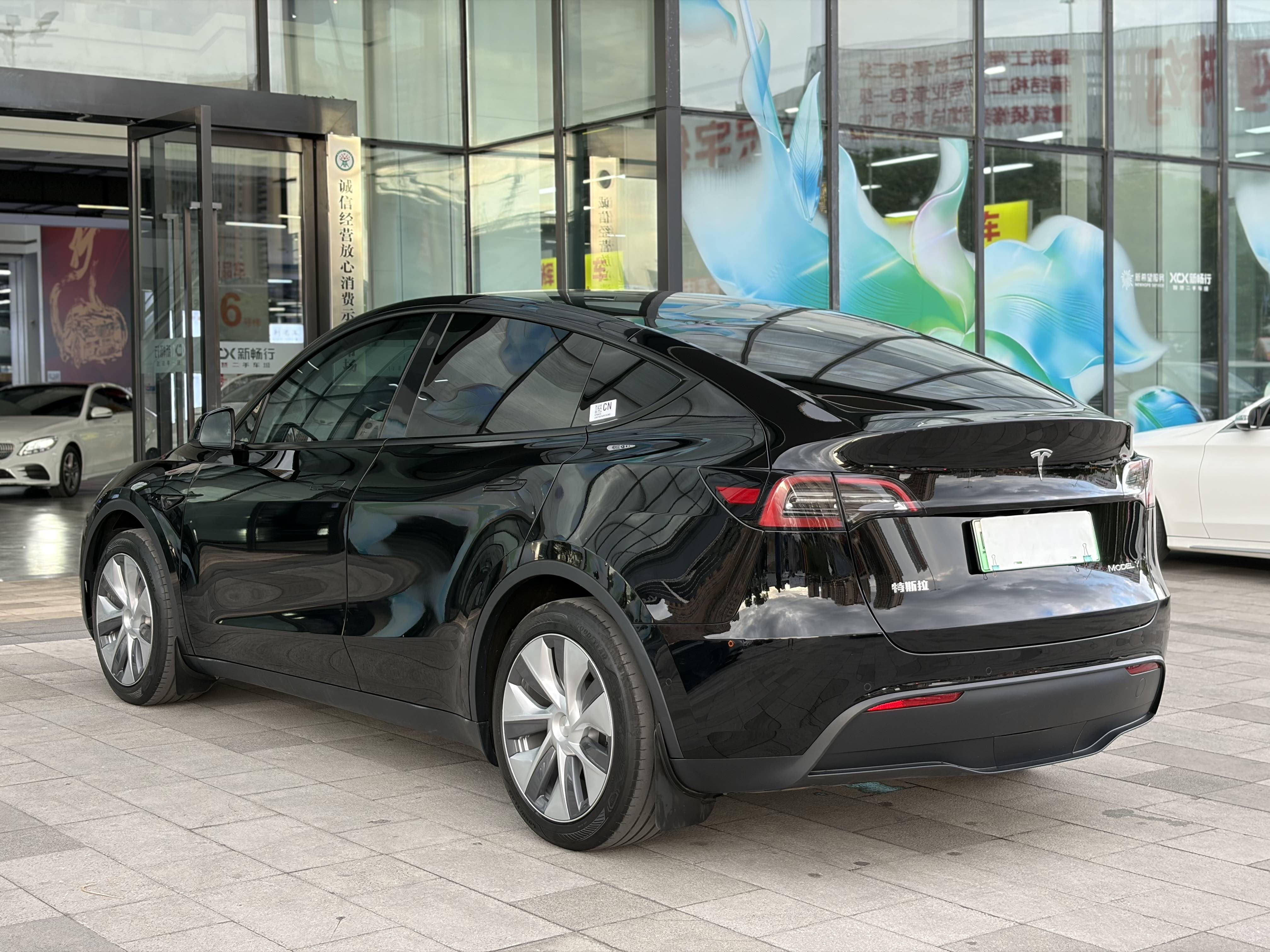 Tesla Model Y 2023 #11 Tesla Model Y 2023 immagine di auto #11