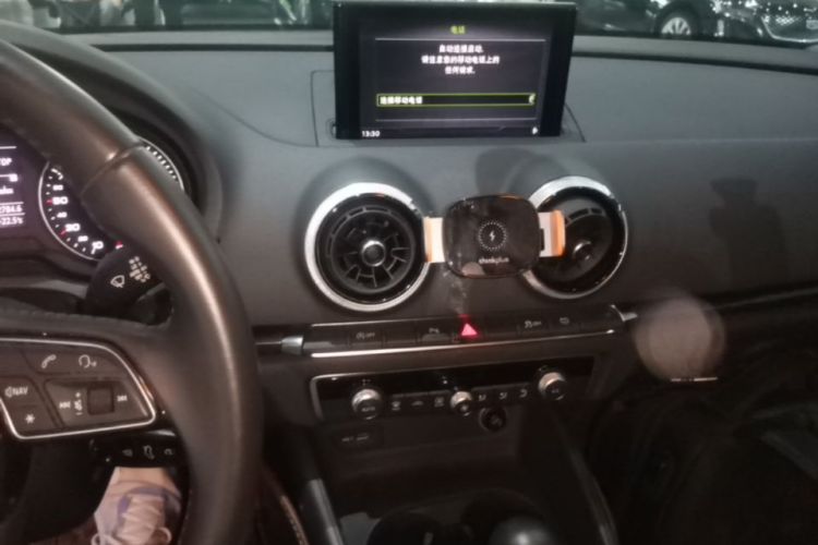 Audi A3 2019 car image #13