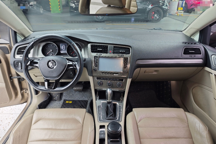 Volkswagen Golf 2014 car image #10