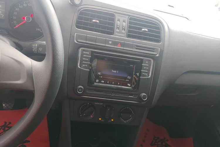Volkswagen Polo 2016 #13 Volkswagen Polo 2016 car image #13