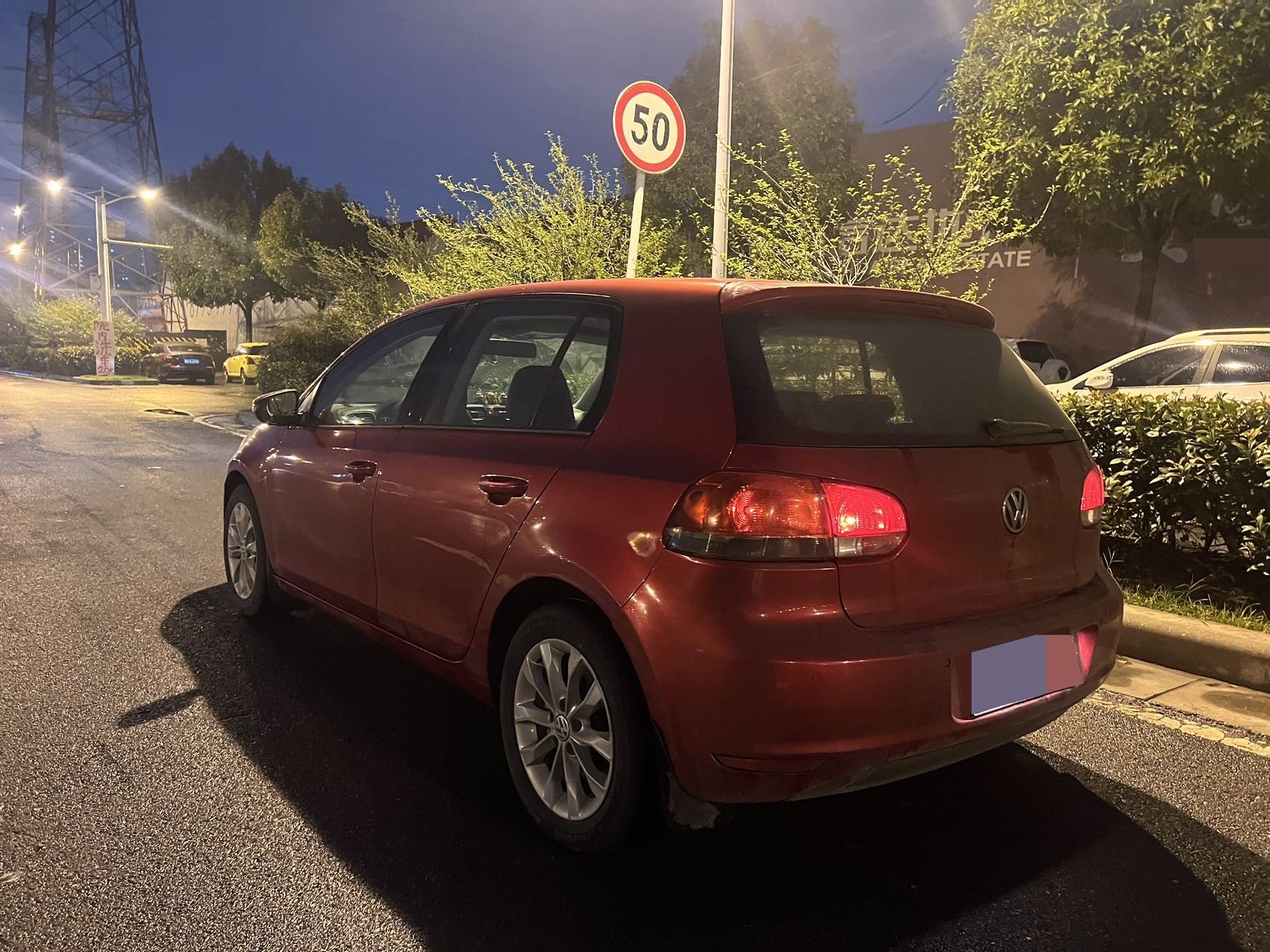 Volkswagen Golf 2011 car image #8