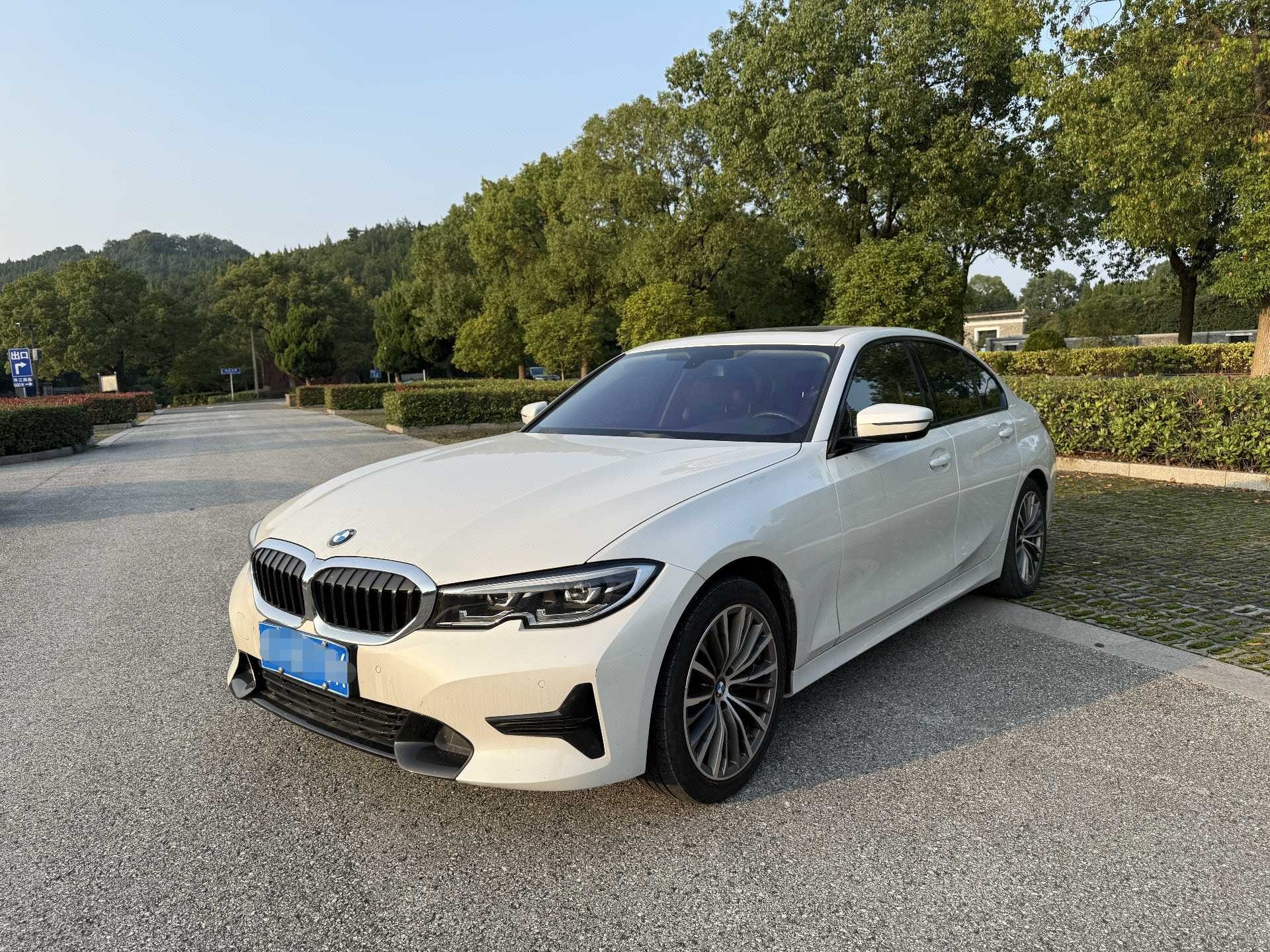 BMW 3 Series 2022 BMW 3 Series 2022 immagine di auto
