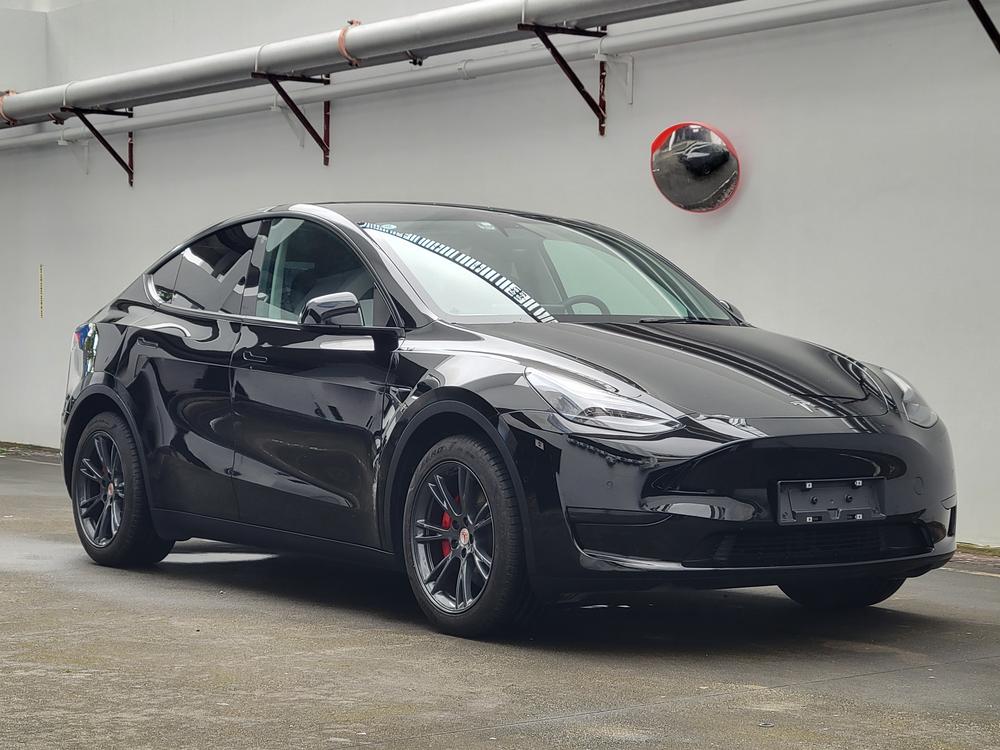 Tesla Model Y 2022 car image #3