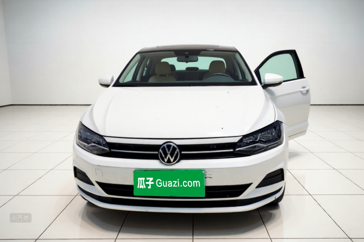 Volkswagen Polo 2023 car image #3