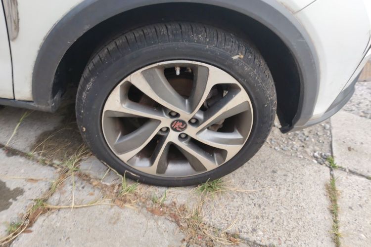 BYD Yuan 2016 #9 BYD Yuan 2016 car image #9