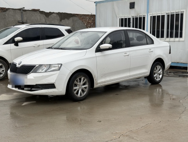 Skoda Rapid 2018 Skoda Rapid 2018 image de voiture