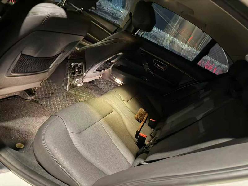 BMW 3 Series 2018 car image #5