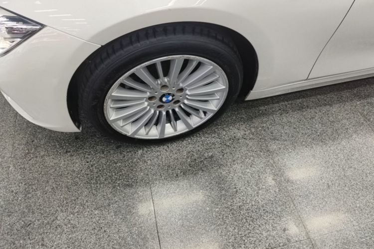 BMW 3 Series 2018 #9 BMW 3 Series 2018 car image #9