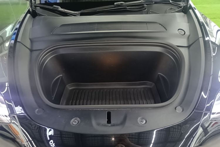 Tesla Model Y 2023 #20 Tesla Model Y 2023 car image #20