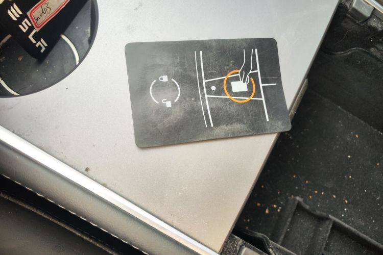 Tesla Model 3 2021 immagine di auto #9