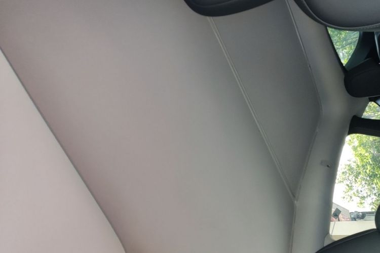 Tesla Model Y 2022 car image #18