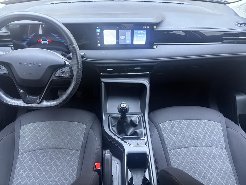 Roewe i5 2024 صورة سيارة #9