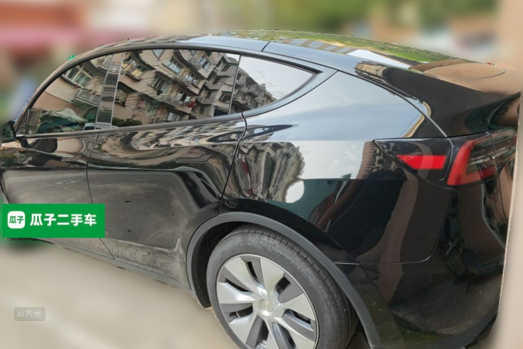 Tesla Model Y 2023 #5 Tesla Model Y 2023 car image #5
