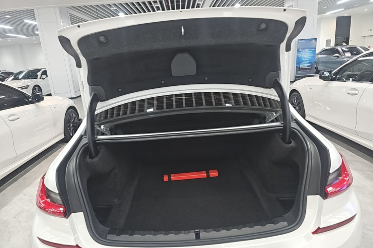 BMW 3 Series 2021 #21 BMW 3 Series 2021 car image #21