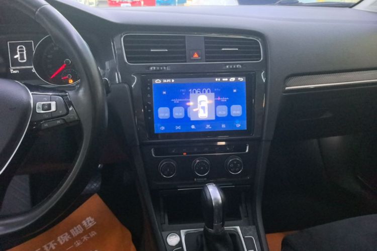 Volkswagen Golf 2018 car image #13