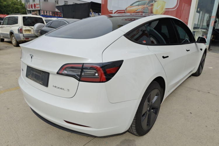 Tesla Model 3 2023 car image #7