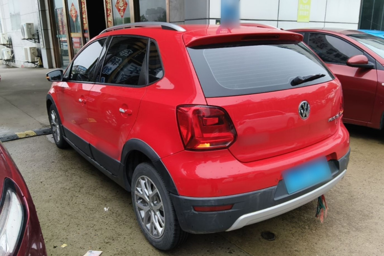 Volkswagen Polo 2015 car image #5