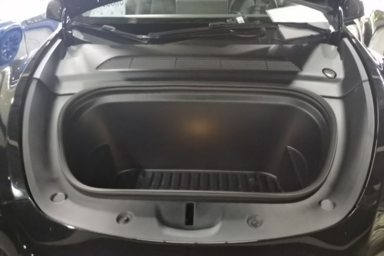 Tesla Model Y 2022 car image #20