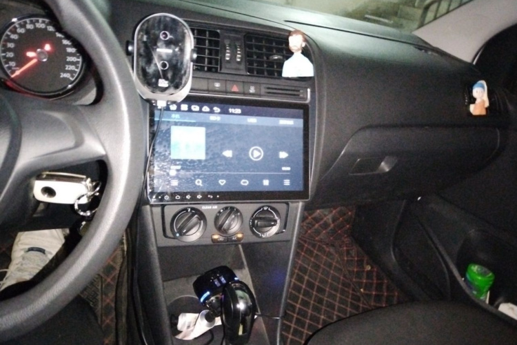 Volkswagen Polo 2019 #17 Volkswagen Polo 2019 car image #17