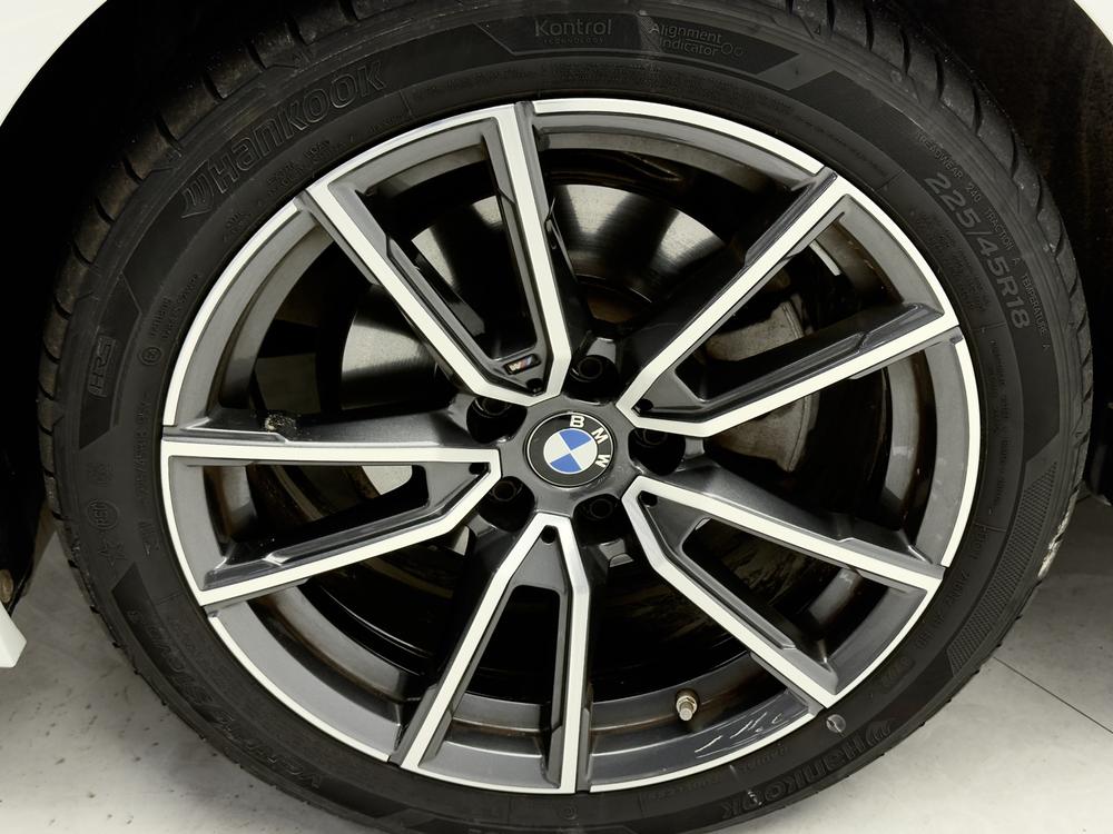 BMW 3 Series 2022 car image #10