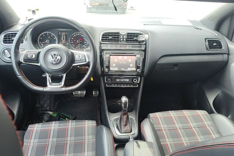 Volkswagen Polo 2017 car image #10