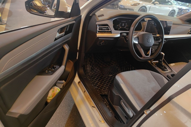 Volkswagen Lavida 2024 car image #16