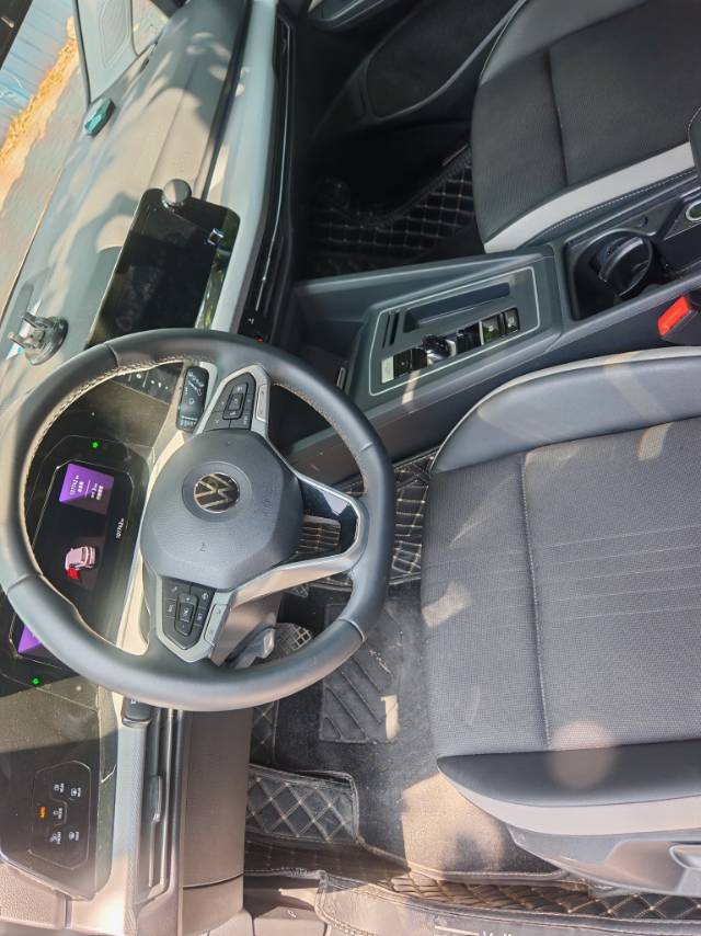 Volkswagen Golf 2022 car image #5