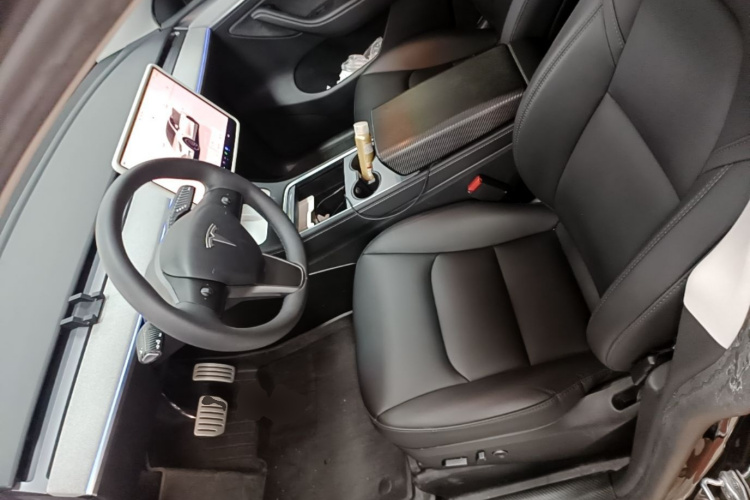 Tesla Model Y 2024 #15 Tesla Model Y 2024 car image #15