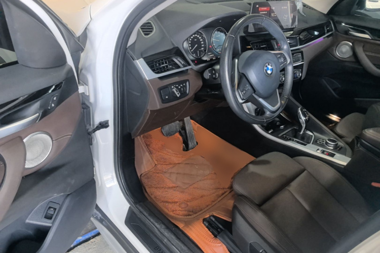 BMW X1 2022 car image #16